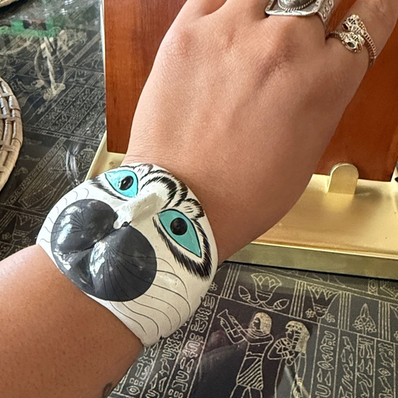 Vintage Hand Painted Cat Wooden Cuff Bracelet Rare - Picture 17 of 17